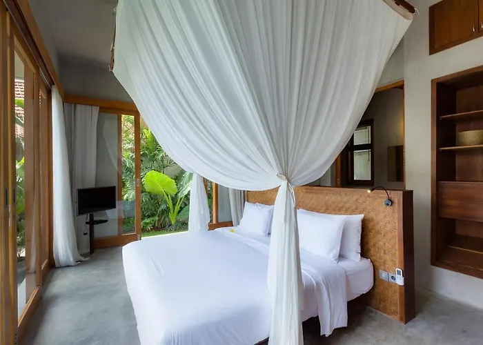 Zin Berawa & Hotel