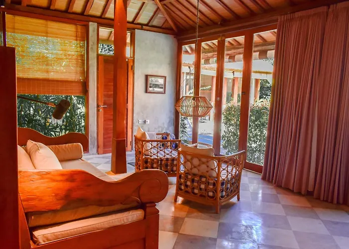 Zin Berawa & Hotel 4*
