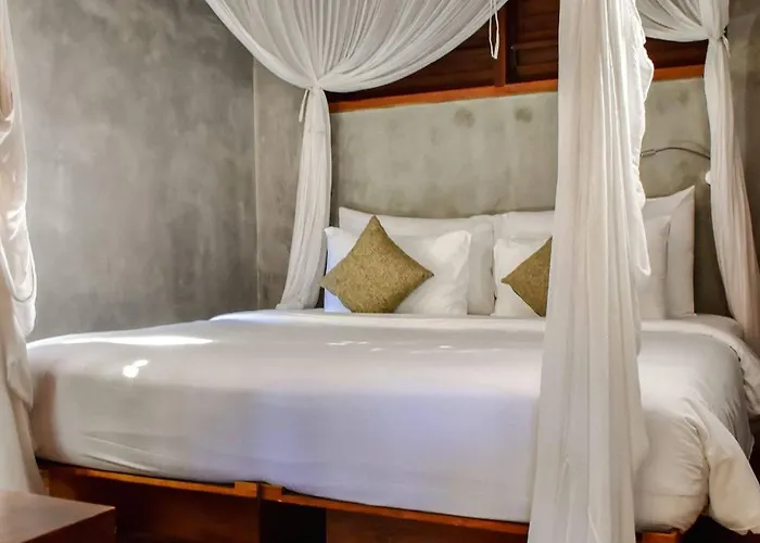 Hotel Zin Berawa & 4*