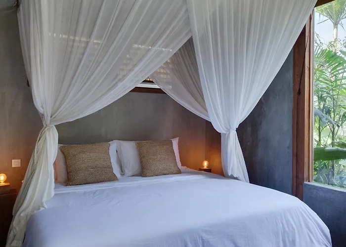 Hotel Zin Berawa & 4*